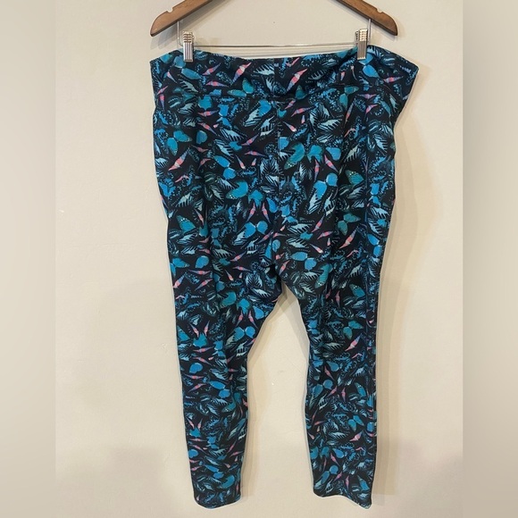 Mossimo - Butterfly 🦋 Print Athletic Leggings - Picture 7 of 8